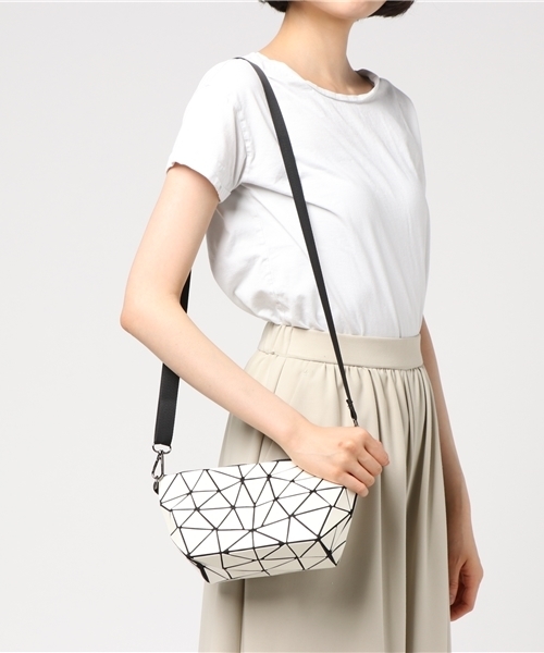 U.Q（ユウキュウ）の「【U.Q/ユウキュウ】パッチポシェット【mimis/ミィーミィーズ】（ショルダーバッグ・レディース・ブロンズ/ブラック/ゴールド/シルバー/ホワイト・FREE）」の6枚目の写真