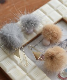 Luz Llena | ミンクファーアシンメトリーピアス(ピアス（両耳用）)