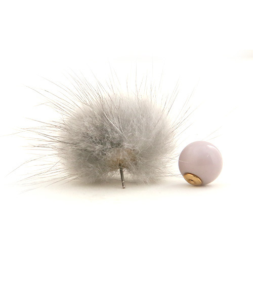 Luz Llena（ラズレナ）の「ミンクファーアシンメトリーピアス（ピアス（両耳用）・レディース・グレー/ベージュ・ﾌﾘ-）」の8枚目の写真