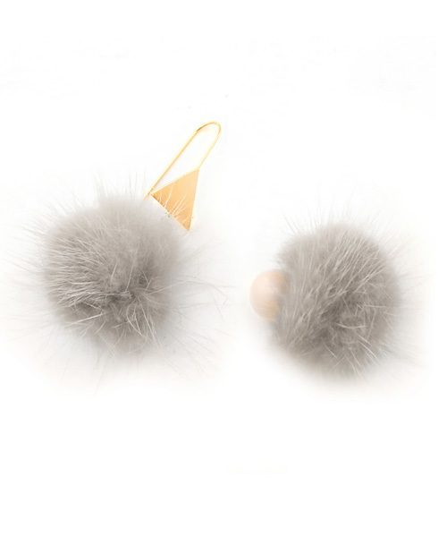 Luz Llena（ラズレナ）の「ミンクファーアシンメトリーピアス（ピアス（両耳用）・レディース・グレー/ベージュ・ﾌﾘ-）」の7枚目の写真