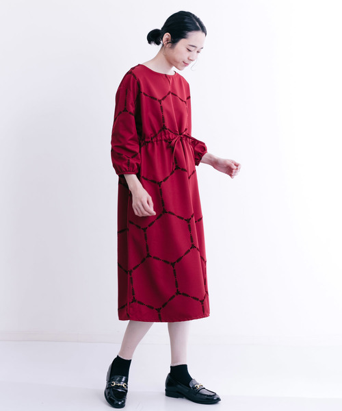 merlot plus（メルロープリュス）の「ハチチェック柄ワンピース2486（ワンピース・レディース・ブラック/ワイン・FREE）」の11枚目の写真