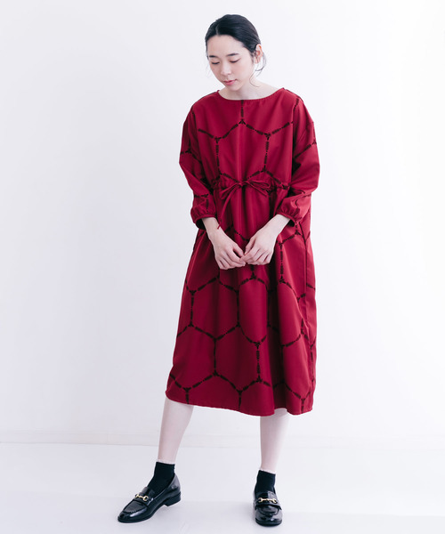 merlot plus（メルロープリュス）の「ハチチェック柄ワンピース2486（ワンピース・レディース・ブラック/ワイン・FREE）」の13枚目の写真