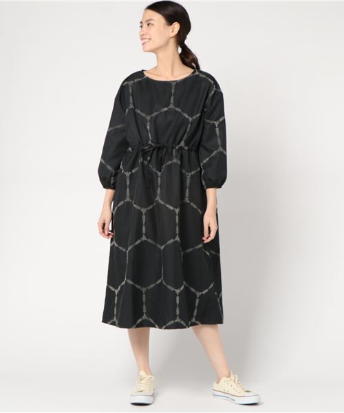 merlot plus（メルロープリュス）の「ハチチェック柄ワンピース2486（ワンピース・レディース・ブラック/ワイン・FREE）」の14枚目の写真