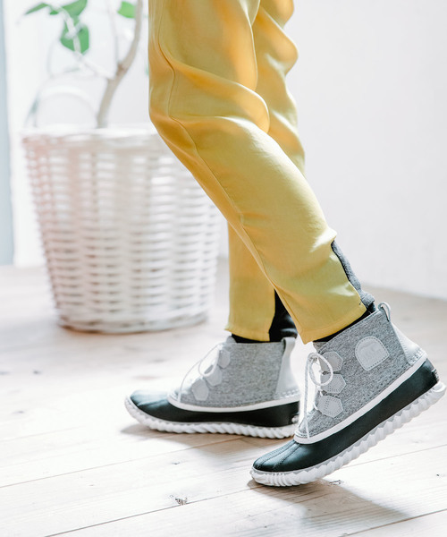 SOREL(ソレル)の「アウトアンドアバウト(レインシューズ・レディース・グレー・25cm/24.5cm/23cm/24cm/23.5cm/26cm/22.5cm/25.5cm)」の1枚目の写真