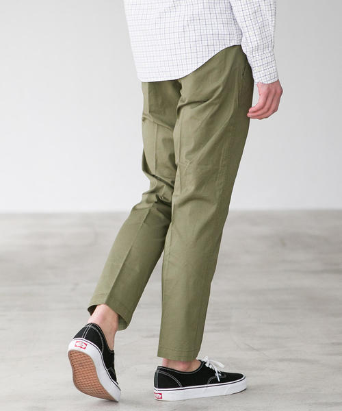 green label relaxing（グリーンレーベルリラクシング）の「SC コットンリネン アーバンスリム 9分丈 パンツ ◆（チノパンツ・メンズ・ベージュ/ネイビー/オリーブ・SMALL/MEDIUM/LARGE/X-LARGE/XX-LARGE/X-SMALL）」の2枚目の写真