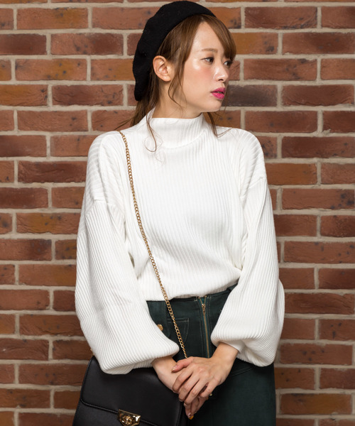 SpRay（スプレイ）の「【WEB限定】ボリューム袖ボトルネックニット（ニット/セーター・レディース・ブラック/ブラウン/グレー/オフホワイト/グリーン/マスタード/キャメル/ワイン・FREE）」の2枚目の写真