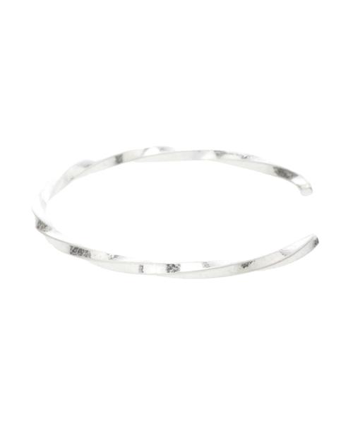 YECCA VECCA（イェッカヴェッカ）の「・ツイストバングル（バングル/リストバンド・レディース・シルバー/ゴールド・FREE）」の5枚目の写真