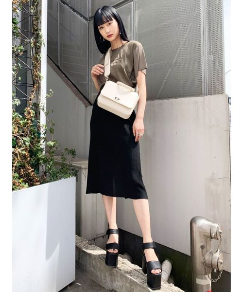 EMODA（エモダ）の「ドッキングエンブロイダリーTシャツ（Tシャツ/カットソー・レディース・カーキ/ブラック/ホワイト・FREE）」の9枚目の写真