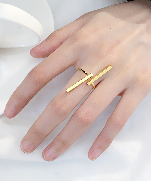 Fun & Daily（ファンアンドデイリー）の「F&D : ラインリング（リング・レディース・ブラック/シルバー/ゴールド・FREE）」の3枚目の写真