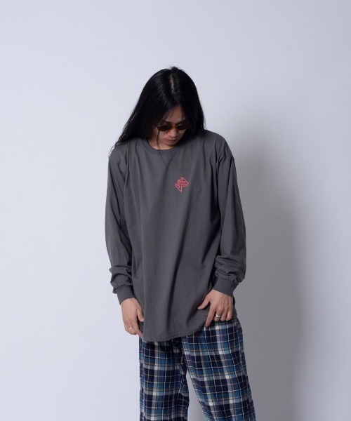 FUN/FOR/FICTION(ファンフォーフィクション)の「『FUN FOR FICTION』RAINBOW LS T(Tシャツ/カットソー・メンズ・オフホワイト/チャコールグレー・FREE)」の4枚目の写真