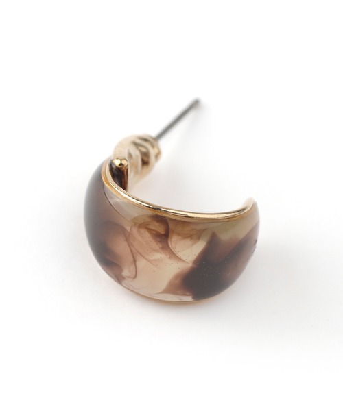 ANEMONE（アネモネ）の「つやつやプレートのシックカラーピアス[カール][S]（ピアス（両耳用）・レディース・カーキ/ブラウン/グレー/ライトピンク/グリーン・FREE）」の8枚目の写真