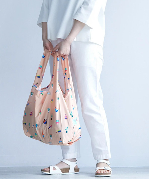 KIND BAG(カインドバッグ)の「〈KIND BAG/カインドバッグ〉プラスチック再生エコバッグ(エコバッグ/サブバッグ)」|ピンクベージュ