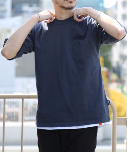 OUTDOOR PRODUCTS(アウトドアプロダクツ)の「【OUTDOOR PRODUCTS/アウトドアプロダクツ】肉厚でヘタらないヘビロテ確実Tシャツ ボックスシルエット ユニセックスサイジング ポケット付き ヘビーウェイト5分袖Tシャツカットソー(Tシャツ/カットソー・メンズ・チャコールグレー/ブルー系その他/ダークベージュ/アイボリー/ブラウン・SMALL/MEDIUM/LARGE/X-LARGE)」の2枚目の写真