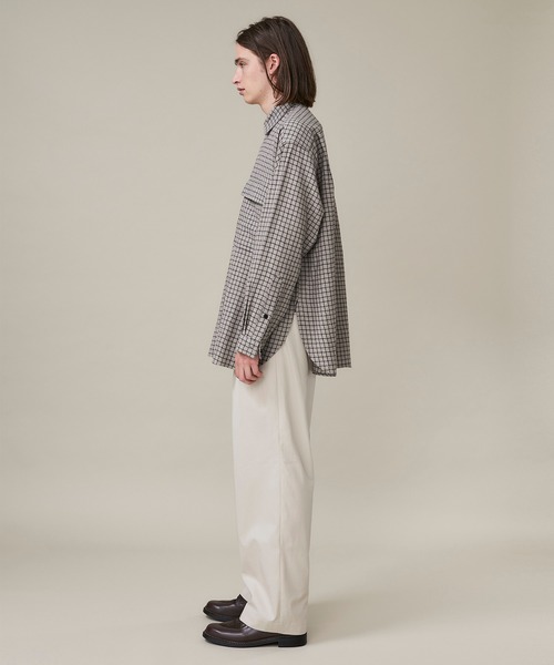 markaware(マーカウェア)の「【markaware/marka】FLAP POCKET SHIRT/M20C-08SH01C(シャツ/ブラウス・メンズ・ブラック/グレイッシュベージュ・1/2)」の10枚目の写真