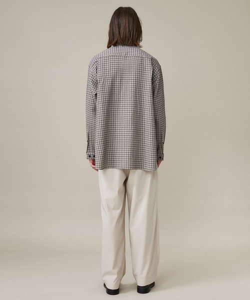 markaware(マーカウェア)の「【markaware/marka】FLAP POCKET SHIRT/M20C-08SH01C(シャツ/ブラウス・メンズ・ブラック/グレイッシュベージュ・1/2)」の11枚目の写真