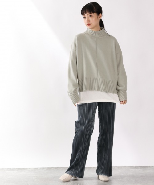 LOWRYS FARM(ローリーズファーム)の「ショートハイネックプルオーバーLS 920957(ニット/セーター・レディース・ブラック/グレー/グリーン/アイボリー/イエロー/ライトグリーン・FREE)」の12枚目の写真