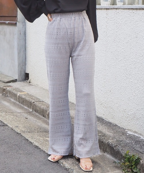 tiptop(ティップトップ)の「2021SS 総レースフレアパンツ(その他パンツ・レディース・ブラック/サックスブルー/ライトグリーン/アイボリー・FREE)」の4枚目の写真