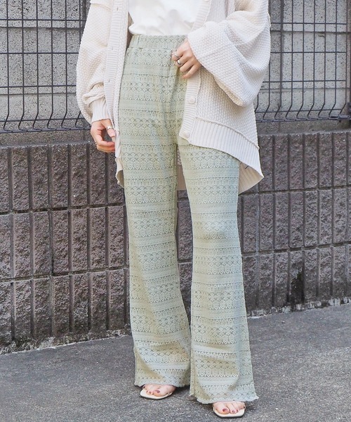 tiptop(ティップトップ)の「2021SS 総レースフレアパンツ(その他パンツ・レディース・ブラック/サックスブルー/ライトグリーン/アイボリー・FREE)」の3枚目の写真