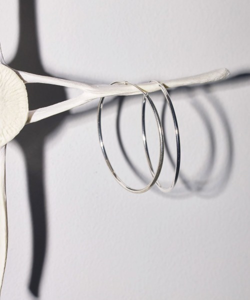 TODAYFUL（トゥデイフル）の「TODAYFUL　Thin Hoop Pierce シンフープピアス/12990902（ピアス（両耳用）・レディース・シルバー/ゴールド・ONE SIZE）」の12枚目の写真