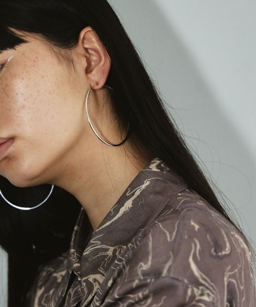 TODAYFUL（トゥデイフル）の「TODAYFUL　Thin Hoop Pierce シンフープピアス/12990902（ピアス（両耳用）・レディース・シルバー/ゴールド・ONE SIZE）」の20枚目の写真