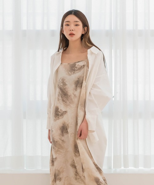 UNE MANSION（ユヌマンション）の「タイダイ柄キャミロングワンピース（シャツワンピース・レディース・ベージュ/グレー・FREE）」の6枚目の写真