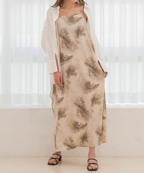 UNE MANSION（ユヌマンション）の「タイダイ柄キャミロングワンピース（シャツワンピース・レディース・ベージュ/グレー・FREE）」の7枚目の写真