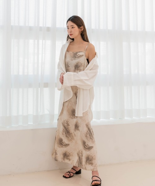 UNE MANSION（ユヌマンション）の「タイダイ柄キャミロングワンピース（シャツワンピース・レディース・ベージュ/グレー・FREE）」の8枚目の写真