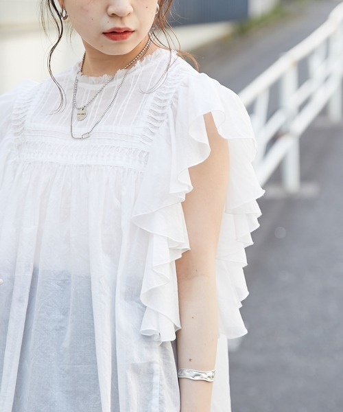 Chico（チコ）の「ピンタック肩フリルシアーブラウス（シャツ/ブラウス・レディース・ホワイト/ブラック/パープル/ピンク・FREE）」の9枚目の写真