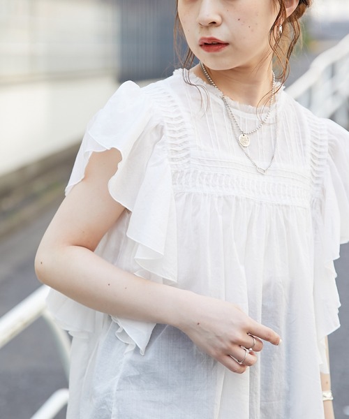 Chico（チコ）の「ピンタック肩フリルシアーブラウス（シャツ/ブラウス・レディース・ホワイト/ブラック/パープル/ピンク・FREE）」の18枚目の写真