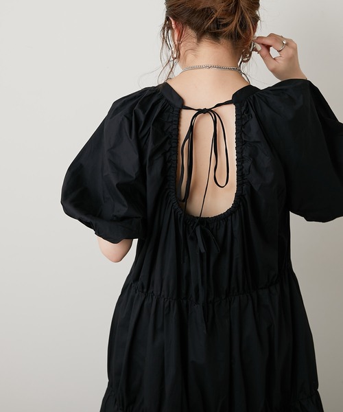 Chico（チコ）の「バックデザインティアードロングワンピース（ワンピース・レディース・ホワイト/ブラック/パープル・FREE）」の21枚目の写真