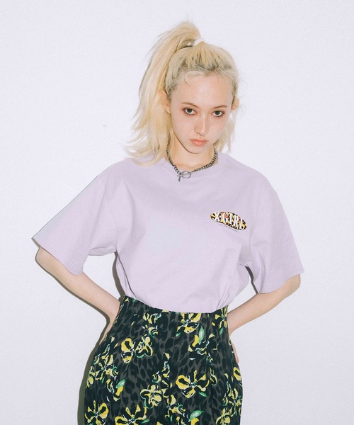 X-girl（エックスガール）の「LEOPARD OVAL LOGO S/S TEE（Tシャツ/カットソー・レディース・ブラック/ライトパープル/ホワイト/ベージュ・M/S/XL/L）」の18枚目の写真