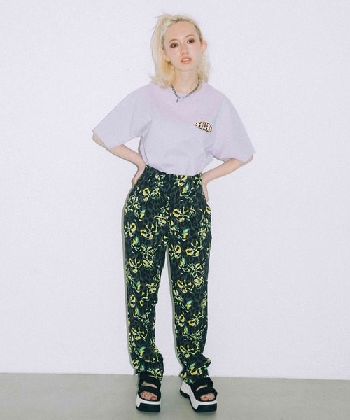 X-girl（エックスガール）の「LEOPARD OVAL LOGO S/S TEE（Tシャツ/カットソー・レディース・ブラック/ライトパープル/ホワイト/ベージュ・M/S/XL/L）」の12枚目の写真