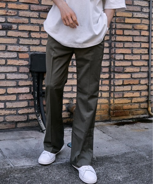PUBLUX（パブリュクス）の「【PUBLUX/パブリュクス×ベルエポック】　センタープレスワイドパンツ/ユニセックス（スラックス・メンズ・ブルー/オリーブ/ブラウン/ブラック/ホワイト・MEDIUM/SMALL/LARGE）」の4枚目の写真