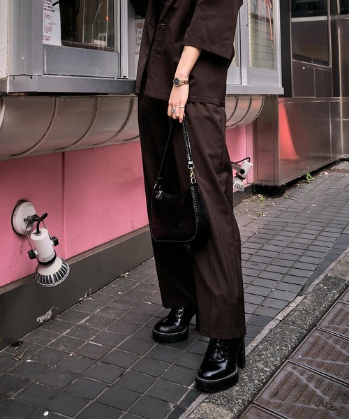 PUBLUX（パブリュクス）の「【PUBLUX/パブリュクス×ベルエポック】　センタープレスワイドパンツ/ユニセックス（スラックス・メンズ・ブルー/オリーブ/ブラウン/ブラック/ホワイト・MEDIUM/SMALL/LARGE）」の11枚目の写真