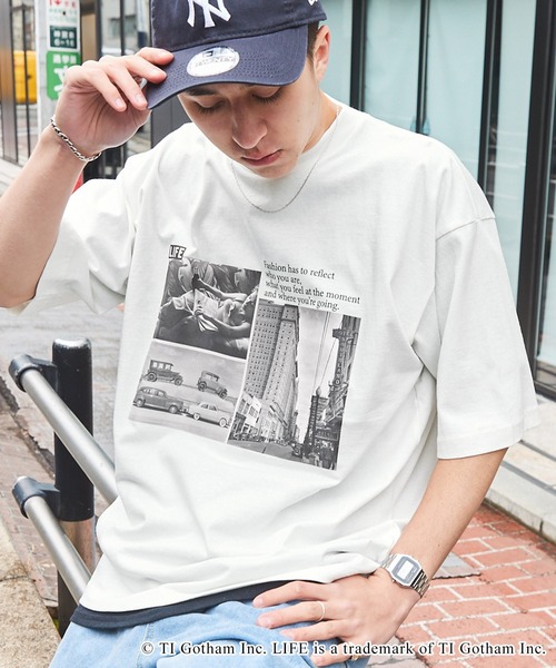 LIFE（ライフ）の「LIFE/ライフ 別注コラボ オーバーサイズ アソートフォトプリント半袖カットソー（Tシャツ/カットソー・メンズ・ホワイト系その他3/ブラック系その他2/ブラック系その他3/ブラック系その他/ホワイト系その他2/ホワイト系その他・M/L）」の4枚目の写真