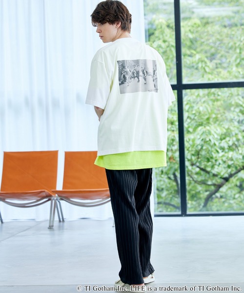 LIFE（ライフ）の「LIFE/ライフ 別注コラボ オーバーサイズ アソートフォトプリント半袖カットソー（Tシャツ/カットソー・メンズ・ホワイト系その他3/ブラック系その他2/ブラック系その他3/ブラック系その他/ホワイト系その他2/ホワイト系その他・M/L）」の14枚目の写真