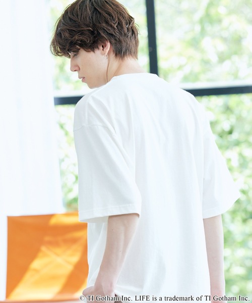 LIFE（ライフ）の「LIFE/ライフ 別注コラボ オーバーサイズ アソートフォトプリント半袖カットソー（Tシャツ/カットソー・メンズ・ホワイト系その他3/ブラック系その他2/ブラック系その他3/ブラック系その他/ホワイト系その他2/ホワイト系その他・M/L）」の17枚目の写真