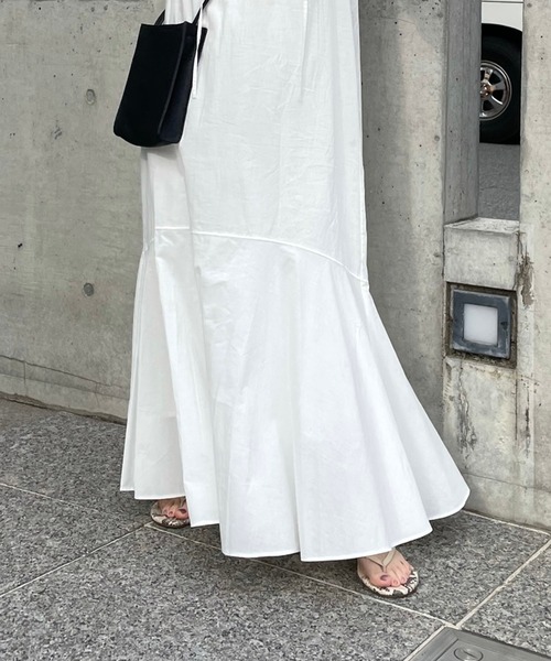 DouDou(ドゥドゥ)の「【WEB限定】裾フレアマキシワンピース(ワンピース・レディース・ブラック/オフホワイト/カーキ・FREE)」の12枚目の写真