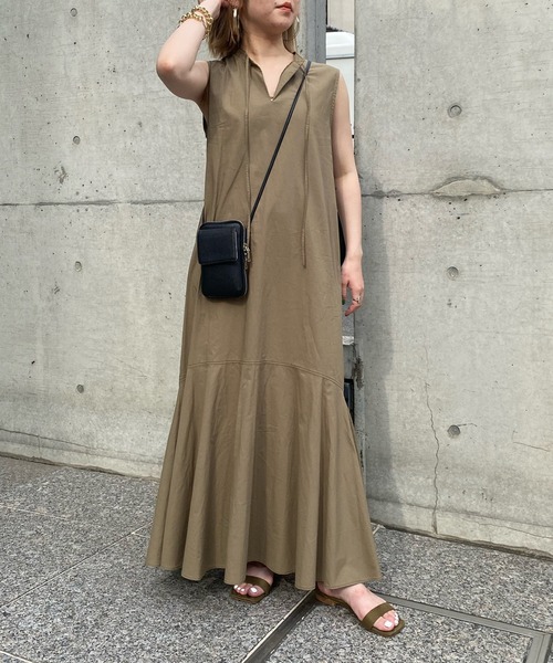 DouDou(ドゥドゥ)の「【WEB限定】裾フレアマキシワンピース(ワンピース・レディース・ブラック/オフホワイト/カーキ・FREE)」の13枚目の写真