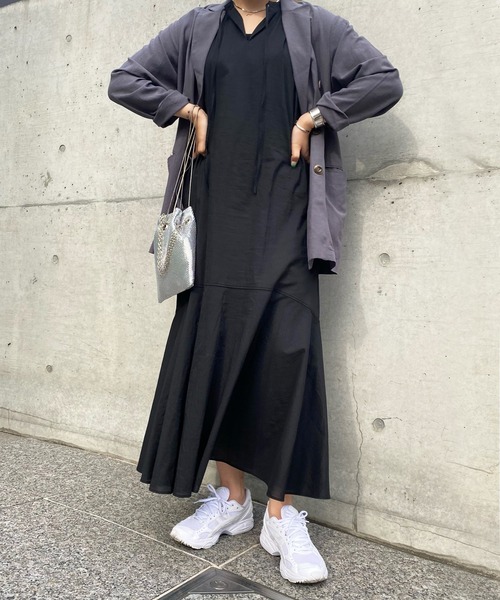 DouDou(ドゥドゥ)の「【WEB限定】裾フレアマキシワンピース(ワンピース・レディース・ブラック/オフホワイト/カーキ・FREE)」の16枚目の写真