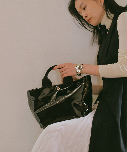 TOPKAPI（トプカピ）の「エナメル ミニトートバッグ GEL ジェル プレーン M（トートバッグ・レディース・ブラック/ライトベージュ・FREE）」の9枚目の写真