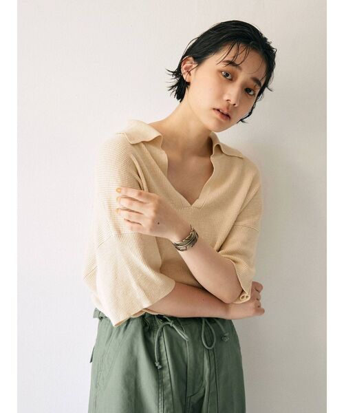 Ungrid(アングリッド)の「ハーフスリーブ襟ニット(ニット/セーター・レディース・ブラック/アイボリー/ブラウン・FREE)」の4枚目の写真