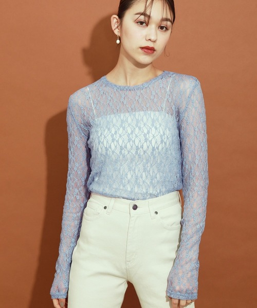 MADEMOISELLE ROPE'(マドモアゼル ロペ)の「<春まで使える>ストレッチフラワーレースプルオーバー(Tシャツ/カットソー・レディース・ホワイト/ブラック/オフホワイト/ブルー系その他6・38)」の4枚目の写真