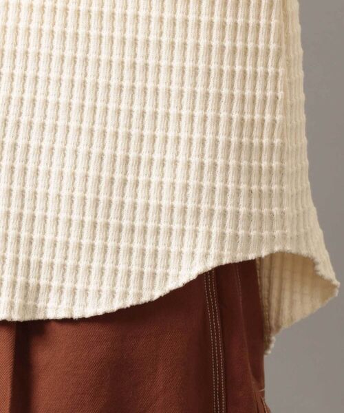 AVIREX（アヴィレックス）の「ビッグワッフル コンビプルオーバー/ BIG WAFFLE COMBI PULLOVER（Tシャツ/カットソー・レディース・オフホワイト/ブラウン/ブルー/マスタード・FREE）」の17枚目の写真