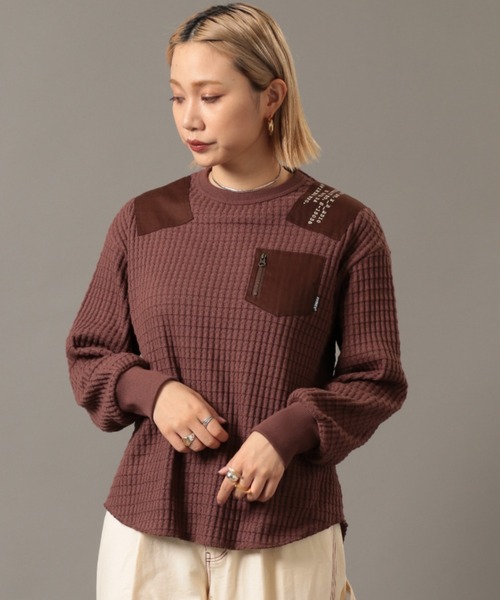AVIREX（アヴィレックス）の「ビッグワッフル コンビプルオーバー/ BIG WAFFLE COMBI PULLOVER（Tシャツ/カットソー・レディース・オフホワイト/ブラウン/ブルー/マスタード・FREE）」の8枚目の写真