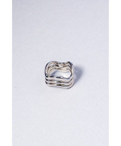 mou(モウ)の「【Na.moda】Triple wave ring(リング・レディース・シルバー/ゴールド/シルバー系その他・FREE)」の2枚目の写真