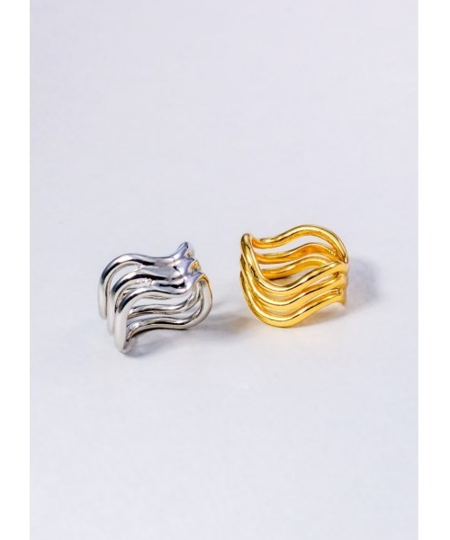 mou(モウ)の「【Na.moda】Triple wave ring(リング・レディース・シルバー/ゴールド/シルバー系その他・FREE)」の3枚目の写真