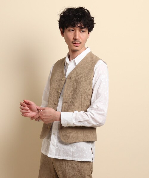 40ct&525(フォーティーカラッツアンドゴーニーゴ)の「ストレッチサッカーベスト(スーツベスト・メンズ・ネイビー系1/ワイン系3/グレー系その他/ベージュ・02/03/04)」の2枚目の写真