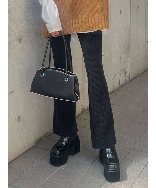 EMODA(エモダ)の「ダブルボタンフィットフレアパンツ(その他パンツ・レディース・ブラック/グレー/イエロー・SMALL/MEDIUM)」の2枚目の写真