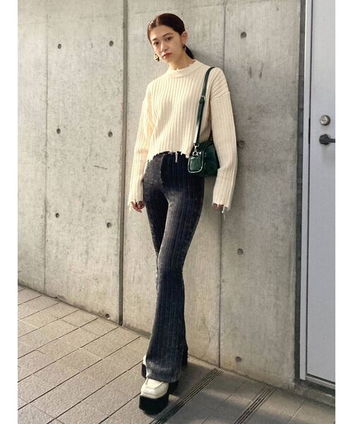 EMODA(エモダ)の「ダブルボタンフィットフレアパンツ(その他パンツ・レディース・ブラック/グレー/イエロー・SMALL/MEDIUM)」の12枚目の写真